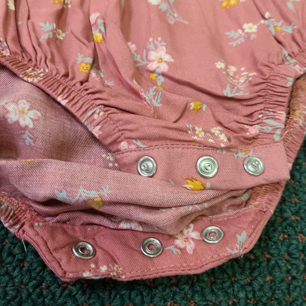 🆕️Baby B'Gosh Long Sleeve Floral Onsie - Picture 3 of 7